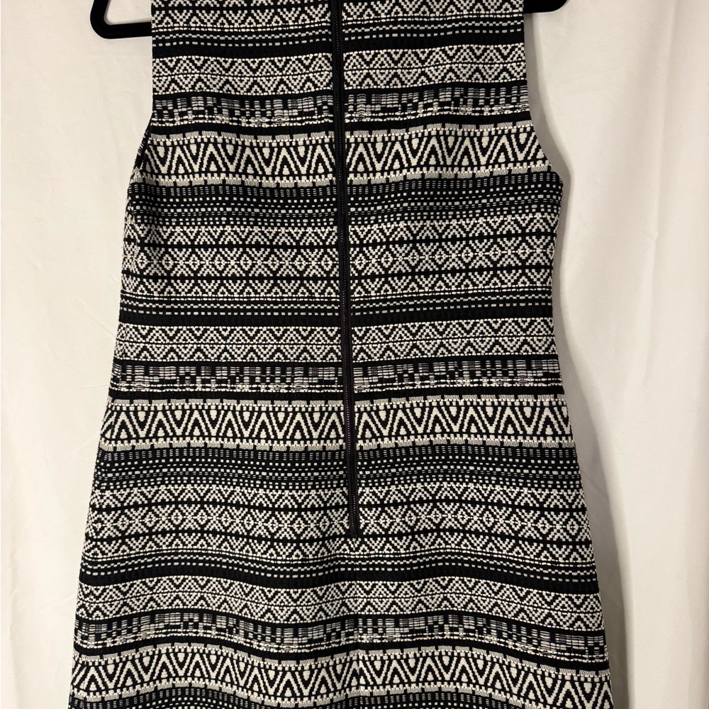Alice + Olivia black & white geometric‎ sheath dress. NWT